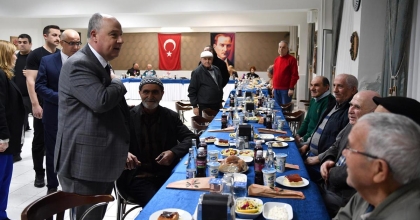 VALİ COŞKUN HUZUREVİNDE İFTARA KATILDI