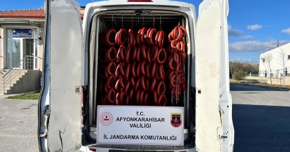 3 TON İNSAN SAĞLIĞINA ZARARLI SUCUK ELE GEÇİRDİ