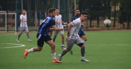 AKKONAKSPOR LİDERLİĞİ BIRAKMADI