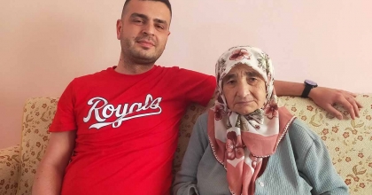 YAŞLI KADINI TUZAĞA DÜŞÜRÜP 750 BİN LİRA DEĞERİNDEKİ ALTINLARINI ÇALDILAR