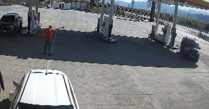 EL FRENİ ÇEKİLMEYEN ARAÇ AZ KALSIN FACİAYA NEDEN OLUYORDU