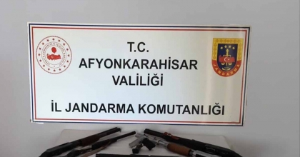 AFYONKARAHİSAR’DA RUHSATSIZ SİLAH OPERASYONU: 9 GÖZALTI