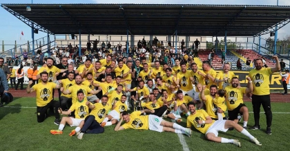 ALİAĞASPOR FK, NAMAĞLUP ŞAMPİYON OLARAK 2. LİG'E YÜKSELDİ