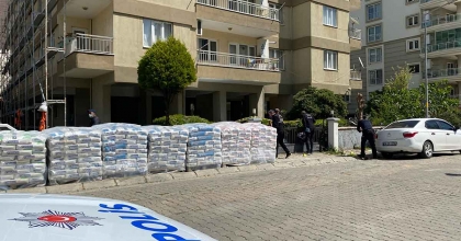 APARTMANIN DIŞ CEPHE İŞİNİ PAYLAŞAMADILAR: 1 YARALI