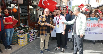 AVRUPA ŞAMPİYONU KEREM KAMAL'A KULA'DA COŞKULU KARŞILAMA