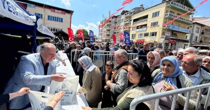 AYDIN BÜYÜKŞEHİR BELEDİYESİ, KARACASU’DA 20 BİN FİDE DAĞITTI