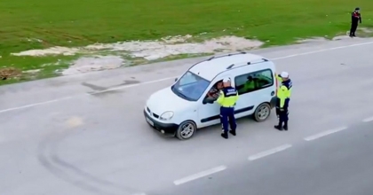 BAYRAM TATİLİNDE EMNİYET KEMERİ TAKMAYANLARA CEZA YAĞDI