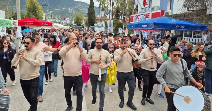 BODRUM’DA YAĞMUR ALTINDA FESTİVAL