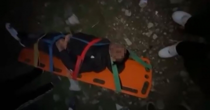 BAYRAMDAN BERİ KAYIPTI, DAĞ YOLUNDA AĞIR YARALI BULUNDU