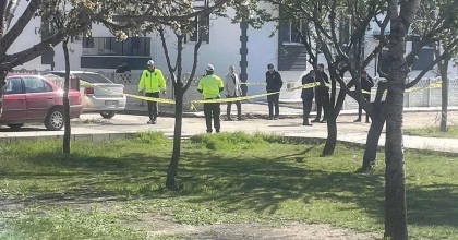 BOŞANMA AŞAMASINDAKİ KARISINI SOKAK ORTASINDA ÖLDÜRDÜ