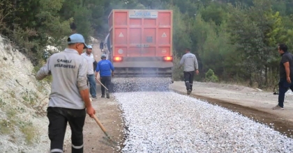 ÇAMELİ’DE YOLLAR ASFALTLANDI