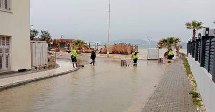 ÇEŞME, SON 24 SAATTE TÜRKİYE’NİN EN YOĞUN YAĞIŞINI ALDI
