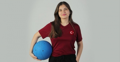 DENİZLİLİ CEREN MİLLİ FORMAYI GİYECEK