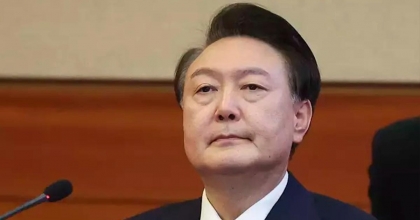 GÜNEY KORE’DE TARİHİ KARAR: DEVLET BAŞKANI YOON AZLEDİLDİ