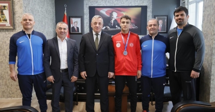 DÜNYA İKİNCİSİ  GÜREŞÇİ HEDEFLERİNİ ANLATTI