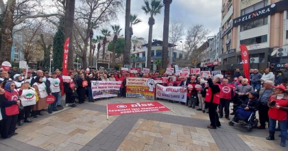 EMEKLİDEN ZAM PROTESTOSU