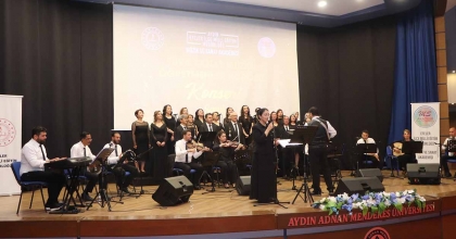 EFELER'DE ÖĞRETMENLERDEN SANAT DOLU GECE