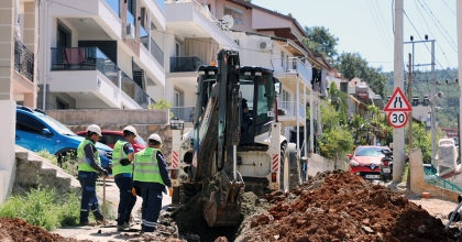FETHİYE TAŞYAKA’DA KANALİZASYON HATLARI YENİLENİYOR