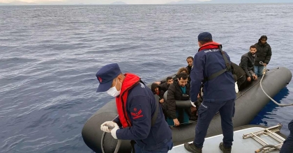 FETHİYE AÇIKLARINDA 19 DÜZENSİZ GÖÇMEN YAKALANDI