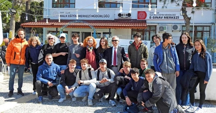 HOLLANDALI ÖĞRENCİLER, ÇEŞME'DE TÜRK AİLELERE MİSAFİR OLDU