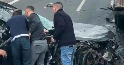 HURDAYA DÖNEN ARAÇTAN SAĞ KURTULDULAR