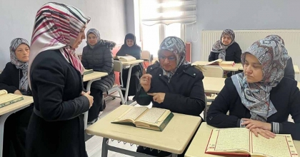 İŞİTME VE GÖRME ENGELLİLERİN KUR'AN-I KERİM SEVGİSİ