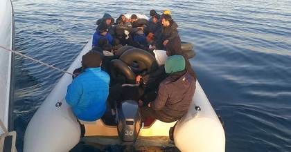 İZMİR AÇIKLARINDA 29 DÜZENSİZ GÖÇMEN YAKALANDI  
