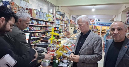 İZMİR'DE CHP'NİN BOYKOT ÇAĞRISI KARŞILIK BULMADI