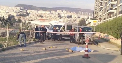 SOKAK ORTASINDA ESKİ NİŞANLISINI VE ANNESİNİ VURUP İNTİHAR ETTİ