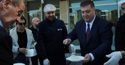 İZMİRLİ TAKSİCİLERDEN PİLAV HAYRI