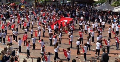 KUYUCAK'TA 23 NİSAN COŞKUSU