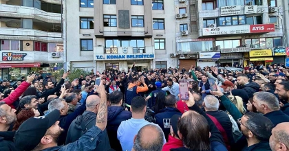 MAAŞLARINI EKSİK ALAN KONAK BELEDİYESİ İŞÇİLERİ GREVDE