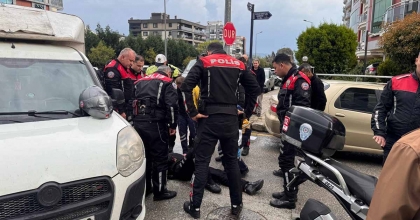 MOTOSİKLETLİ POLİS TİMİ KAZAYA KARIŞTI: 1 POLİS YARALI