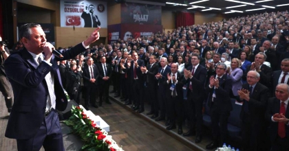 ÖZEL YENİDEN GENEL BAŞKAN SEÇİLDİ