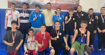 PAMUKKALE’NİN GÜREŞÇİLERİ BÖLGE FİNALLERİNE HAZIR