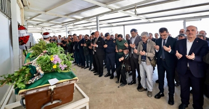 ŞEHİT ANNESİ SON YOLCULUĞUNA UĞURLANDI