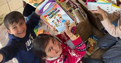 SOMALI KADINLAR MARDİN'E KÜTÜPHANE KURDU