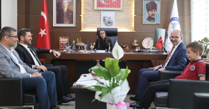 TAVAS’TA ÇOCUKLAR, BAŞKANLIK KOLTUĞUNU DEVRALDI