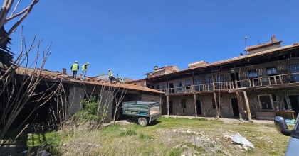 TARİHİ EMET HAN'INDA RESTORASYON SÜRECİ BAŞLADI