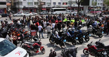 UŞAK'TA MOTOSİKLET SÜRÜCÜLERİNE FARKINDALIK EĞİTİMİ