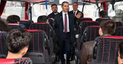 UŞAK'TAN ÇANAKKALE'YE GİDECEK İLK ÖĞRENCİ KAFİLESİ UĞURLANDI