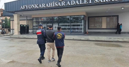 UYUŞTURUCU TİCARETİ SUÇUNDAN ARANAN ŞAHSI JASAT YAKALADI
