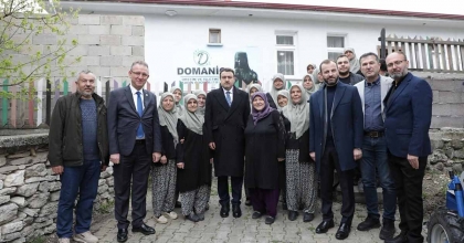 VALİ IŞIN'DAN DOMANİÇ'TEKİ KADIN KOOPERATİFİNE DESTEK ZİYARETİ