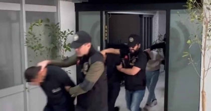 YAŞLI KADINI 750 BİN TL DOLANDIRDILAR: 3 TUTUKLAMA