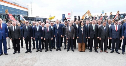 YENİ İŞ MAKİNESİ SULTANHİSAR BELEDİYESİ'NE TESLİM EDİLDİ