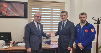 MÜFTÜ İMAMOĞLU KURBAN VEKALETİ TESLİMİNDE BULUNDU