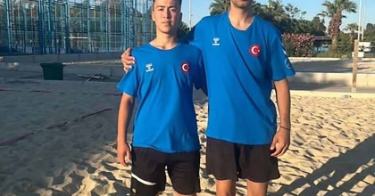 SALİHLİ, HENTBOL MİLLİ TAKIMINA 2 SPORCU GÖNDERDİ