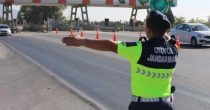 AYDIN'DA OTOYOL TRAFİK JANDARMASI DENETİMLERİNİ SÜRDÜRÜYOR