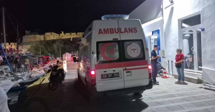 AYAĞINA AĞIRLIK BAĞLAYIP DENİZE ATLADI