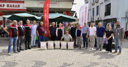 AYÇİÇEĞİ ÜRETİCİLERİNE YERLİ TOHUM DESTEĞİ